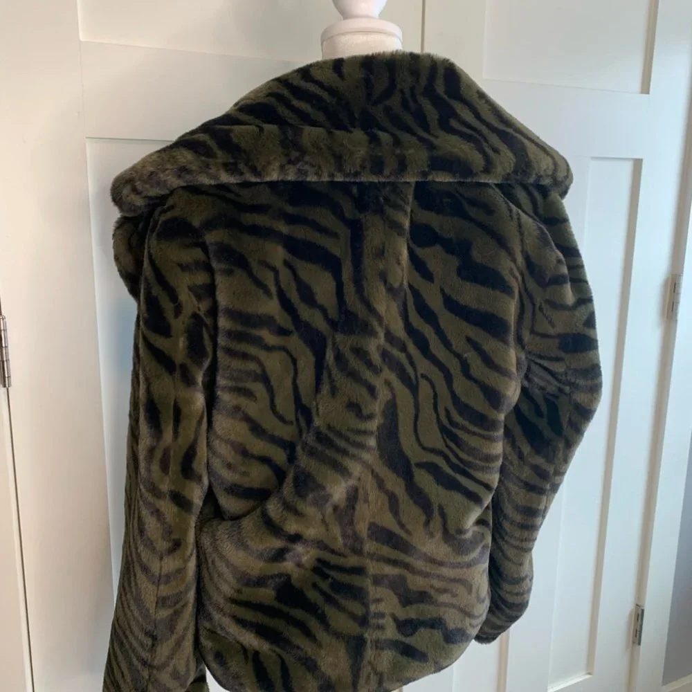 NEW Anthropologie Sanctuary Green Zebra Print Faux Fur Jacket Size Medium - Picture 8 of 16
